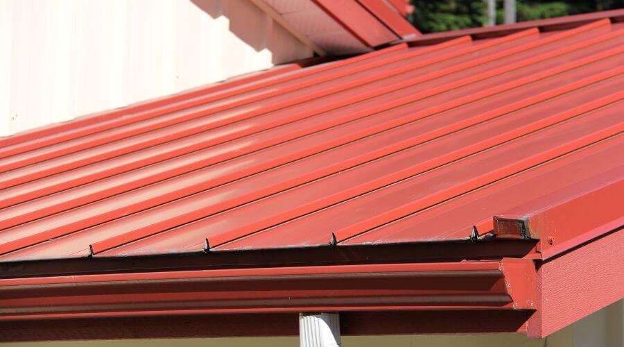 Professional gutter cleaning services in Deanville, TX